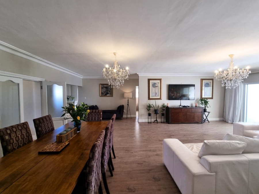 5 Bedroom Property for Sale in Sandbaai Western Cape